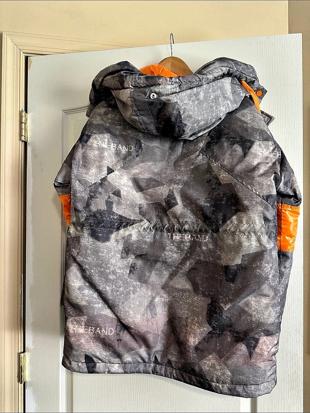 Unisex ZIAI puffer jacket Geometric in Gray & Orange Size Medium NWOT - Picture 8 of 14